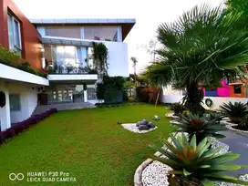 rumah mewah view golp dan gunung