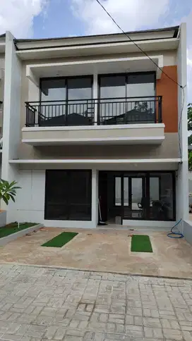 Rumah 2 Lantai Hoek dalam Cluster di Cinere, Depok Free Biaya2 & Bonus