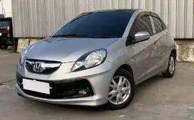 Honda Brio Satya 1.2 E Bensin-MT 2014 Abu /