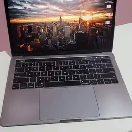 Dijual Macbook Pro 2018 bekas kantor mati total [Nego]