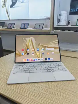 HUAWEI MATEPAD PRO 12.2INCH - free : Keyboard+Mpen + mouse