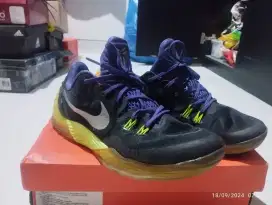 Sepatu Basket Nike Kobe 43