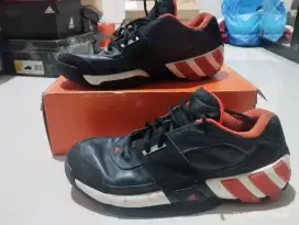 Sepatu Basket Adidas Low Mantul