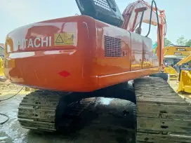 JUAL EXCAVATOR 2012 ALAT BERAT HITACHI ZX200.