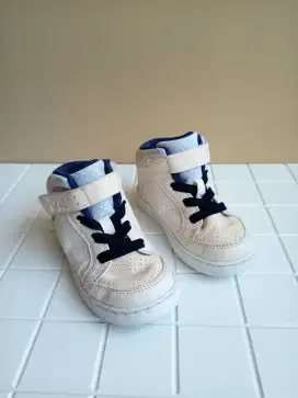 Sepatu Toezone anak laki laki Ukuran US 9 UK 8