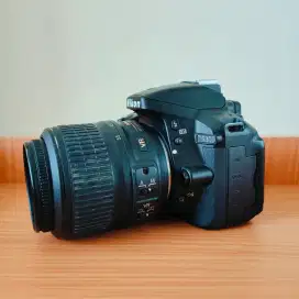 Kamera DSLR Nikon D5300 Lensa Kit 18-55mm