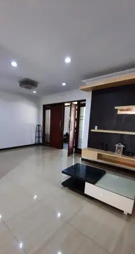 Rumah Sewa Huni,Lokasi elite,Setra Duta Bandung