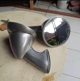 Spion tanduk mobil retro klasik