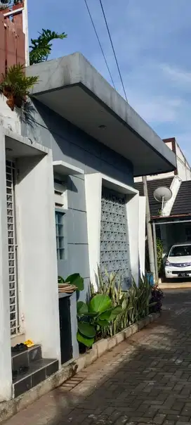 Rumah bagus 2 lantai di Perumahan Cimareme Bandung Barat