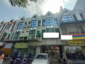 Dijual ruko ramai di Boulevard Timur Kelapa Gading Jakarta