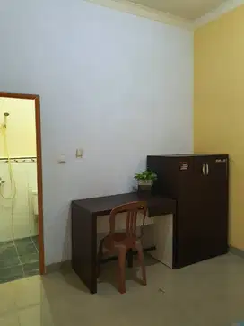 Dijual Kosan Aktif 11 kamar + 1 rumah kontrakan (harga nego)