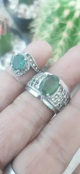 Cincin batu Zamrud