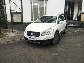 Like New - SUZUKI SX4 1.5 S-CROSS BENSIN M/T 2016 PUTIH