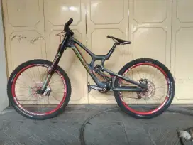 DIJUAL SEPEDA DOWNHILL SANTACRUZ