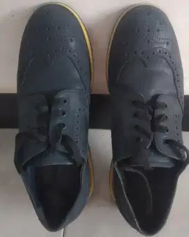 Sepatu Prada Pria Original