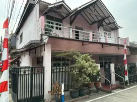 Rumah dijual 2 lantai di Kunciran