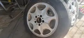 Velg mercy 8 hole compomotive R15