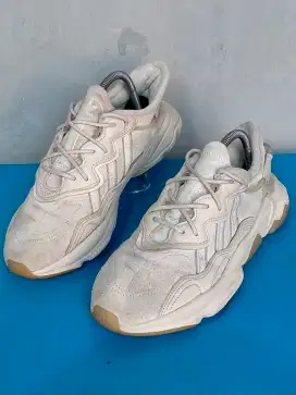 Sepatu running Adidas ozwegoo size 42 insole 26.5 cm bonus jaket lari