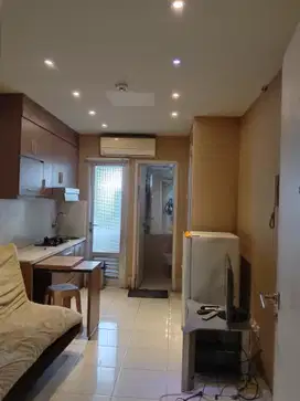 Di Sewakan Apartemen Gading Nias Twr. Emerald Lt. 23, 2 kamar Furnish