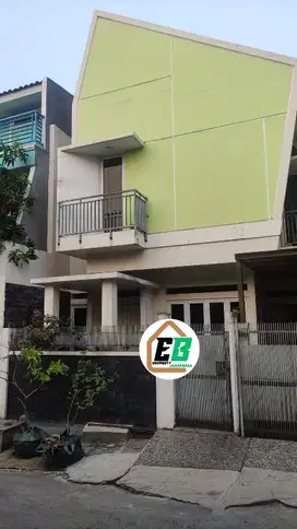 Jual Cepat Rumah Second 2lantai DiPusat Kota Depok