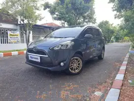 Toyota Sienta 1.5 V Bensin-MT 2017 Abu-Abu DAZ