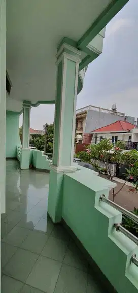 Di jual rumah gading kirana luas cakep