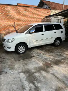 Toyota Kijang Innova 2012 Bensin