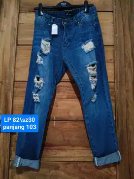 Celana jeans ripped wanita