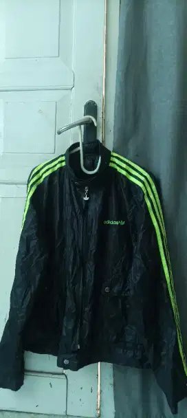 Jaket parasit adidas original uk M fit L