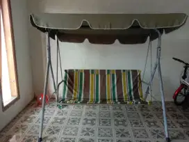 BU ayunan cocok buat di teras