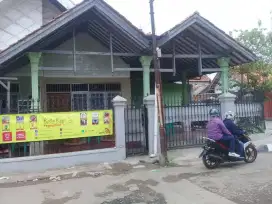 Rumah di Jalan. Pegajahan Utara No. 2 Strategis buat usaha