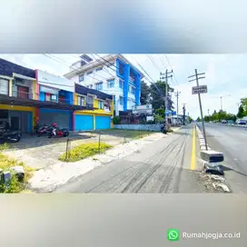 ruko usaha 4 baris sangat pinggir ringroad utara dekat bandara