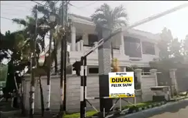 Jual Rumah 2 lt  Kutisari Selatan