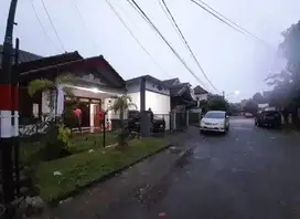 rumah dalam perum elite araya malang kota luas 200