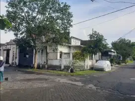 rumah posisi hook di teluk etna arjosari blimbing dekat arah jalan tol