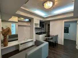 Apartemen Green Lake Sunter 2BR furnish interior, hadap selatan, serti