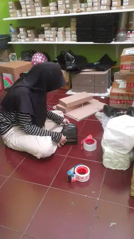 lowongan kerja packing barang dan bantu operasional toko