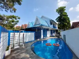 Villa kota bunga puncak bogor 5 kamar dengan kolam pribadi