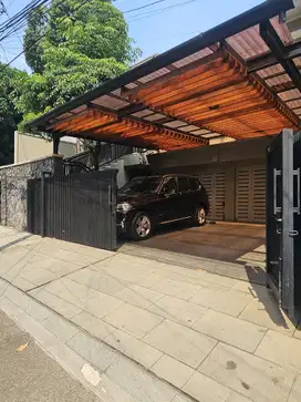 RUMAH SIAP HUNI LOKASI STRATEGIS SENOPATI AREA KEBAYORAN BARU JAKSEL