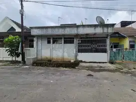 Rumah murah hitung tanah di perumahan puri gading solo baru