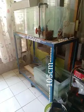 Rak akuarium dua tingkat