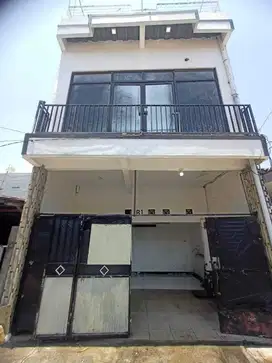 Dijual Cepat Rumah 3 Lantai Di Kapas Gading Masya, Kenjeran, Surabaya