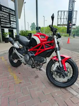 DUCATI MONSTER 795