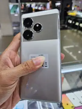 Realme GT 6 ex demo