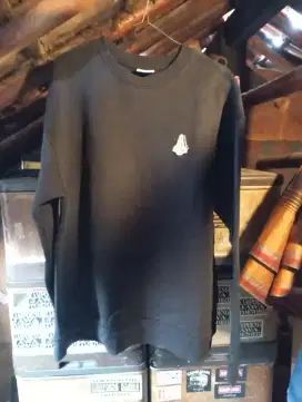 Crewneck polham hitam
