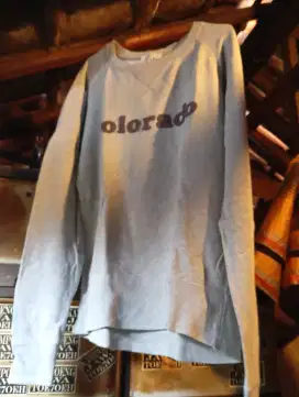 Crewneck abu muda