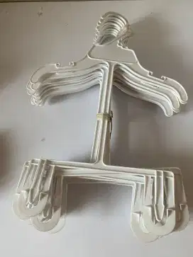 Hanger stelan anak
