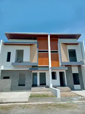 DIJUAL RUMAH SIAP HUNI DI LOKASI SOLOBARU HADAP TIMUR