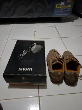 Sepatu GEOX Respira Coklat Bahan Suede For Sale