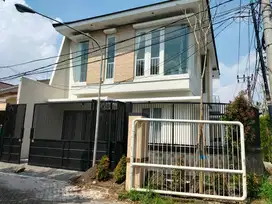 DIJUAL  Rumah Hook Baru Babatan Mukti Minimalis dan bagus